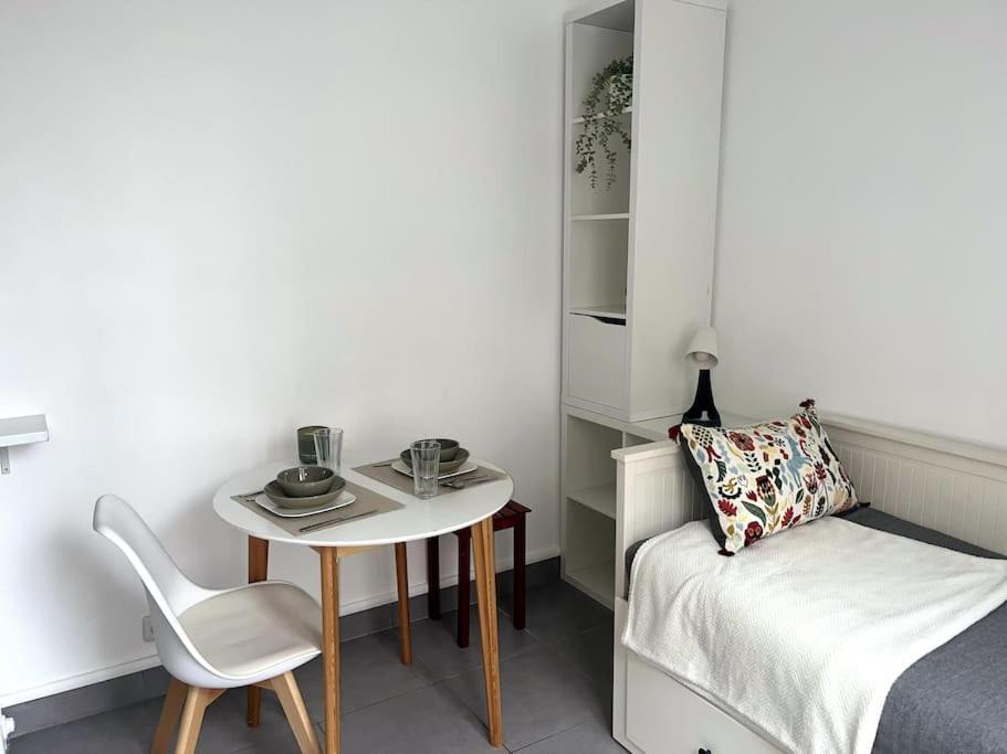 Charmant Studio Parisien Au Coeur Du 15E Arrondissement Exterior foto